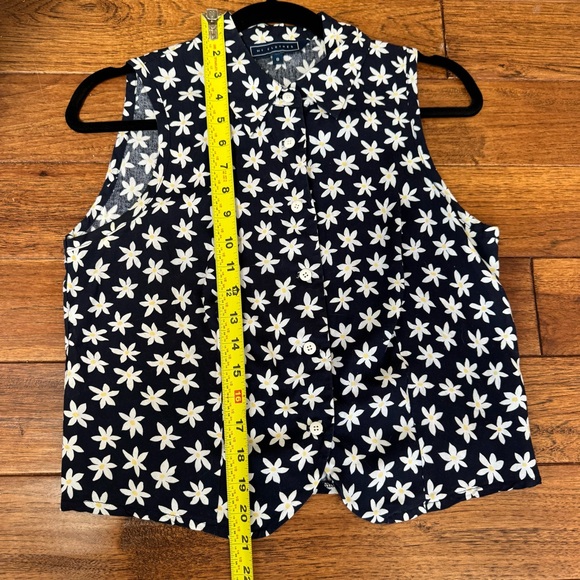 Vintage Blue & White Floral Button Down Crop Top - Picture 10 of 10